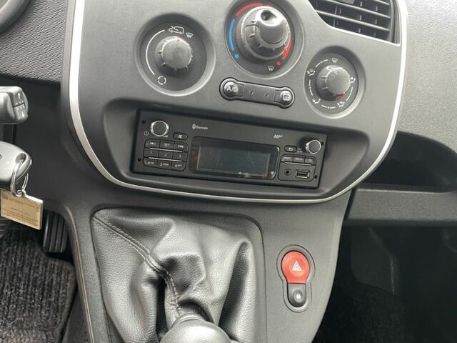 Желтый Рено Кенгу, объемом двигателя 1.5 л и пробегом 291 тыс. км за 10990 $, фото 10 на Automoto.ua