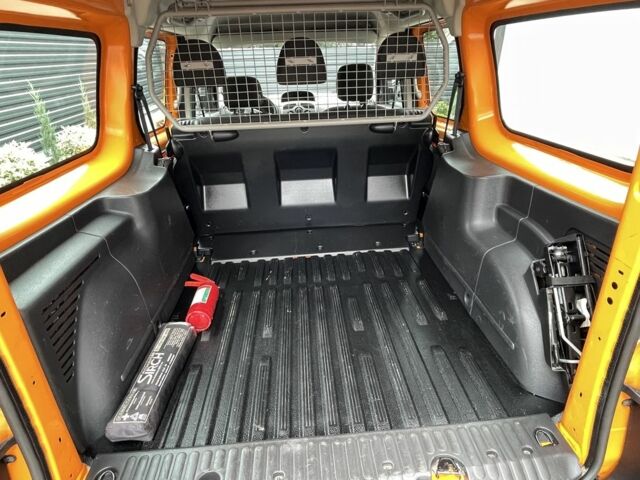 Желтый Рено Кенгу, объемом двигателя 1.5 л и пробегом 291 тыс. км за 10990 $, фото 21 на Automoto.ua