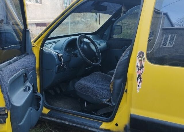 Жовтий Рено Кєнгу, об'ємом двигуна 1.4 л та пробігом 370 тис. км за 1700 $, фото 6 на Automoto.ua