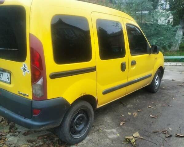 Желтый Рено Кенгу, объемом двигателя 1.9 л и пробегом 330 тыс. км за 3300 $, фото 3 на Automoto.ua