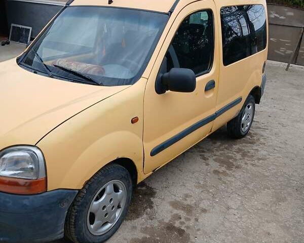 Желтый Рено Кенгу, объемом двигателя 1.2 л и пробегом 348 тыс. км за 3200 $, фото 1 на Automoto.ua