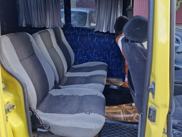 Желтый Рено Кенгу, объемом двигателя 1.9 л и пробегом 280 тыс. км за 2500 $, фото 7 на Automoto.ua