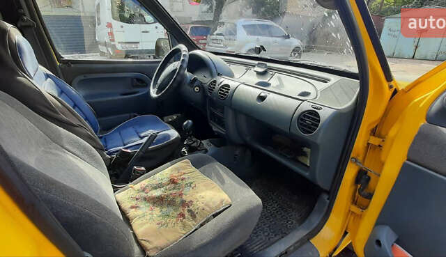 Рено Кенгу 1999 в Запорожье на Automoto.ua Желтый Рено Кенгу, объемом двигателя 1.87 л и пробегом 300 тыс. км за 2000 $, фото 6 на Automoto.ua