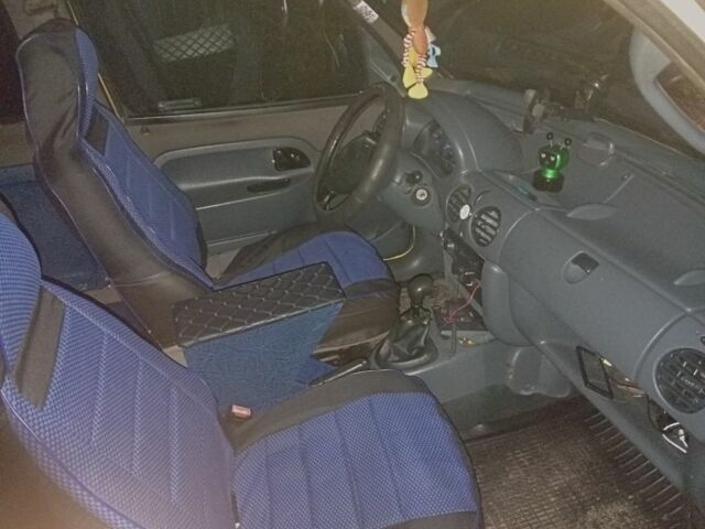 Желтый Рено Кенгу, объемом двигателя 1.2 л и пробегом 250 тыс. км за 2142 $, фото 4 на Automoto.ua