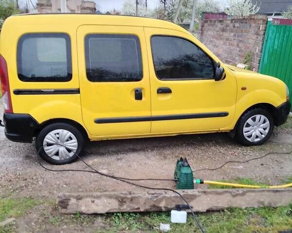 Желтый Рено Кенгу, объемом двигателя 1.9 л и пробегом 167 тыс. км за 3600 $, фото 1 на Automoto.ua