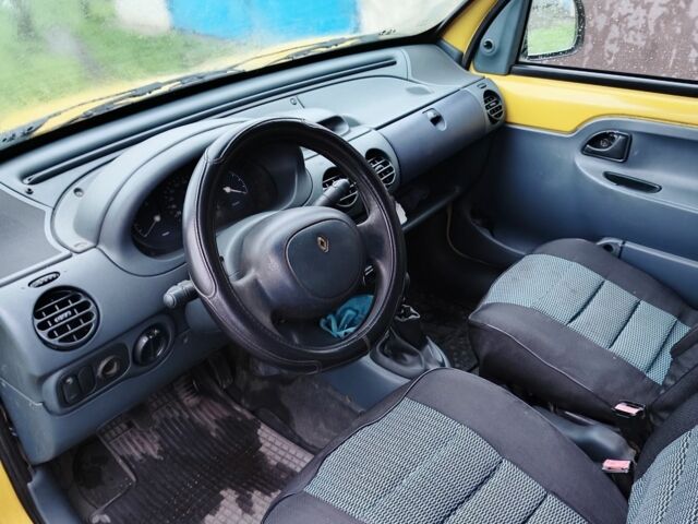 Желтый Рено Кенгу, объемом двигателя 1.9 л и пробегом 360 тыс. км за 2028 $, фото 7 на Automoto.ua