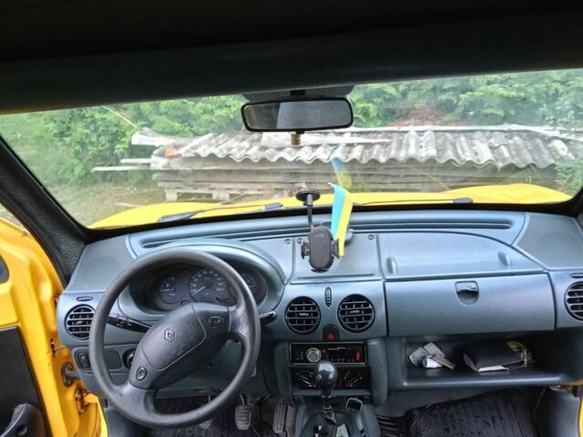 Рено Кенгу 1999 в Коломые на Automoto.ua Желтый Рено Кенгу, объемом двигателя 1.9 л и пробегом 328 тыс. км за 2500 $, фото 1 на Automoto.ua