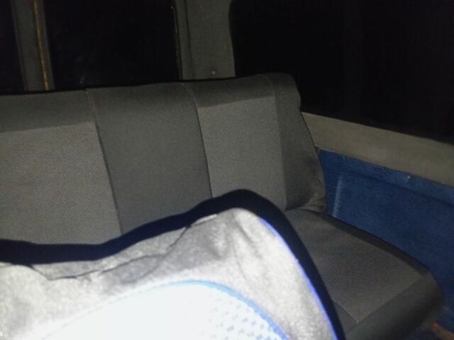 Желтый Рено Кенгу, объемом двигателя 1.2 л и пробегом 250 тыс. км за 2142 $, фото 5 на Automoto.ua