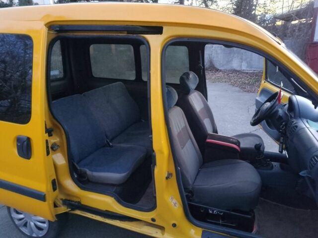 Желтый Рено Кенгу, объемом двигателя 1.9 л и пробегом 328 тыс. км за 3000 $, фото 14 на Automoto.ua