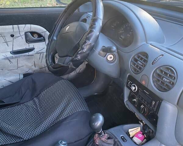 Желтый Рено Кенгу, объемом двигателя 1.9 л и пробегом 280 тыс. км за 3300 $, фото 9 на Automoto.ua