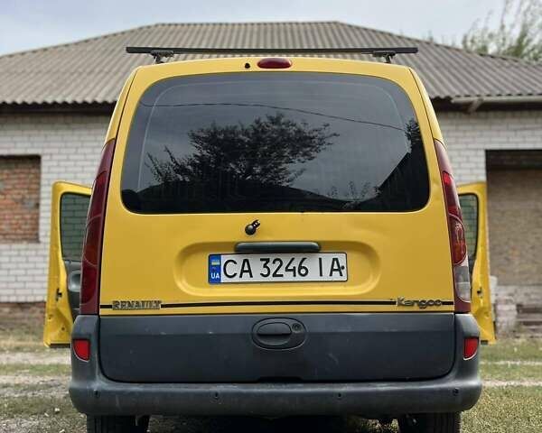Желтый Рено Кенгу, объемом двигателя 1.87 л и пробегом 193 тыс. км за 2100 $, фото 3 на Automoto.ua