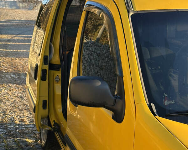 Желтый Рено Кенгу, объемом двигателя 1.87 л и пробегом 358 тыс. км за 2400 $, фото 9 на Automoto.ua
