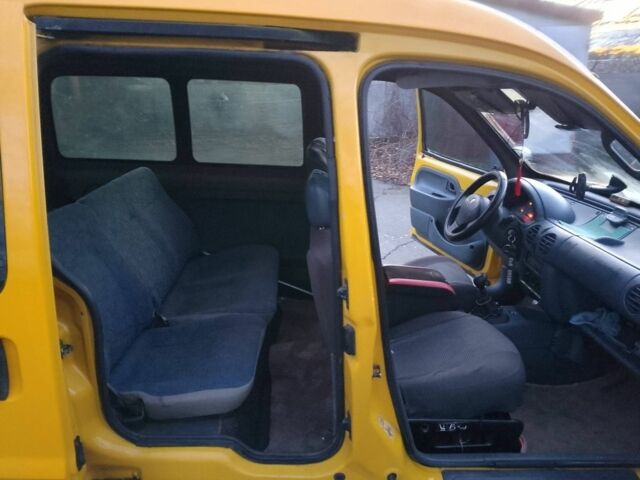 Желтый Рено Кенгу, объемом двигателя 1.9 л и пробегом 328 тыс. км за 3000 $, фото 15 на Automoto.ua