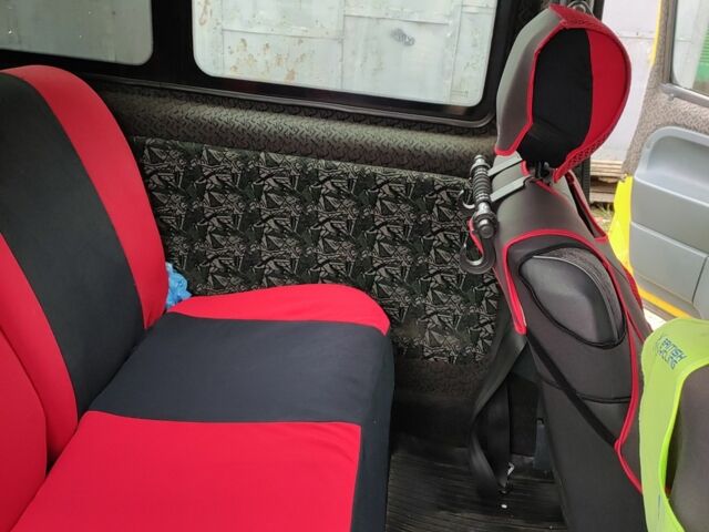 Желтый Рено Кенгу, объемом двигателя 1.87 л и пробегом 186 тыс. км за 2839 $, фото 4 на Automoto.ua