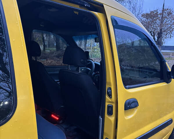 Желтый Рено Кенгу, объемом двигателя 1.87 л и пробегом 358 тыс. км за 3000 $, фото 18 на Automoto.ua