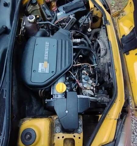 Желтый Рено Кенгу, объемом двигателя 1.9 л и пробегом 230 тыс. км за 2100 $, фото 4 на Automoto.ua