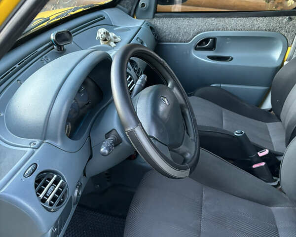 Желтый Рено Кенгу, объемом двигателя 1.87 л и пробегом 358 тыс. км за 3000 $, фото 33 на Automoto.ua