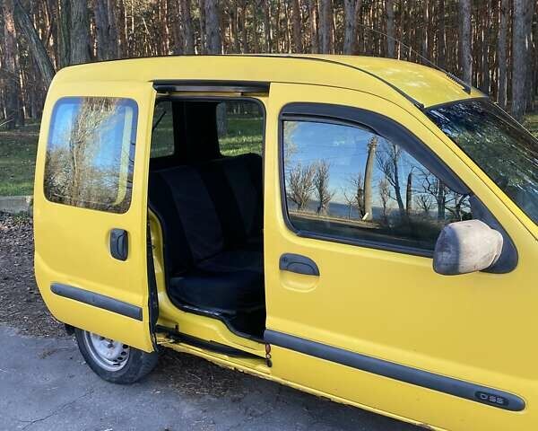 Желтый Рено Кенгу, объемом двигателя 1.9 л и пробегом 280 тыс. км за 3300 $, фото 3 на Automoto.ua