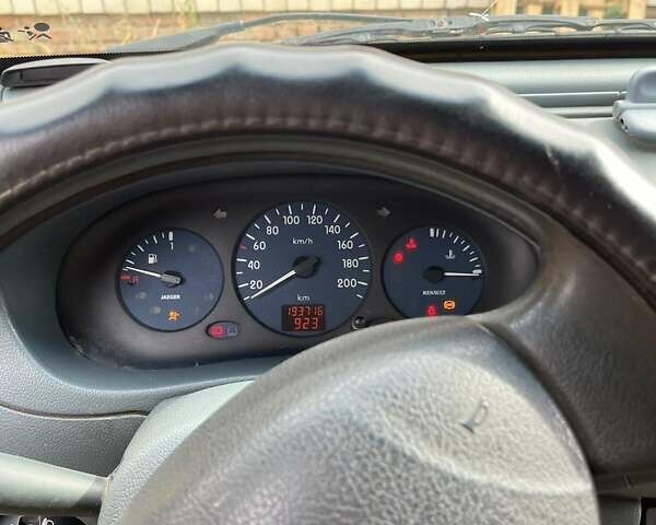 Желтый Рено Кенгу, объемом двигателя 1.87 л и пробегом 193 тыс. км за 2100 $, фото 8 на Automoto.ua