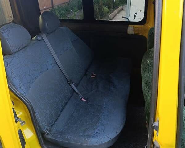 Желтый Рено Кенгу, объемом двигателя 1.9 л и пробегом 235 тыс. км за 1850 $, фото 4 на Automoto.ua