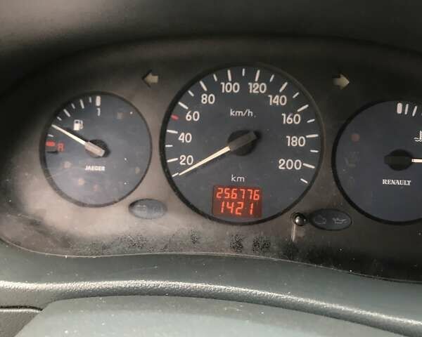 Желтый Рено Кенгу, объемом двигателя 1.9 л и пробегом 256 тыс. км за 3200 $, фото 5 на Automoto.ua