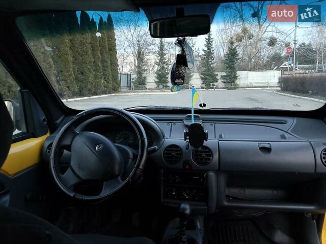 Желтый Рено Кенгу, объемом двигателя 1.9 л и пробегом 297 тыс. км за 2999 $, фото 9 на Automoto.ua