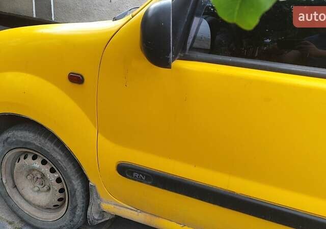 Желтый Рено Кенгу, объемом двигателя 1.9 л и пробегом 330 тыс. км за 2750 $, фото 3 на Automoto.ua