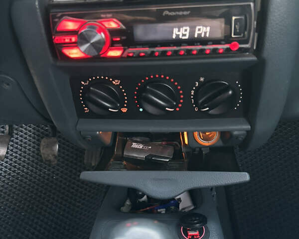 Желтый Рено Кенгу, объемом двигателя 1.87 л и пробегом 358 тыс. км за 3000 $, фото 35 на Automoto.ua