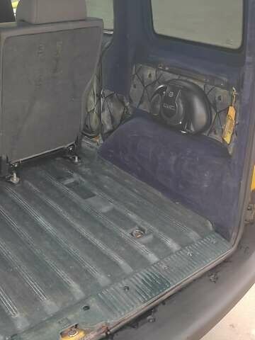 Желтый Рено Кенгу, объемом двигателя 1.9 л и пробегом 333 тыс. км за 3100 $, фото 24 на Automoto.ua