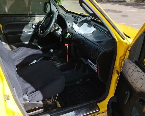 Желтый Рено Кенгу, объемом двигателя 1.9 л и пробегом 185 тыс. км за 2800 $, фото 6 на Automoto.ua