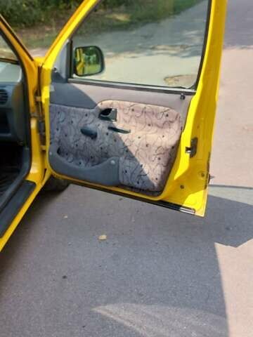 Желтый Рено Кенгу, объемом двигателя 1.9 л и пробегом 257 тыс. км за 3300 $, фото 22 на Automoto.ua
