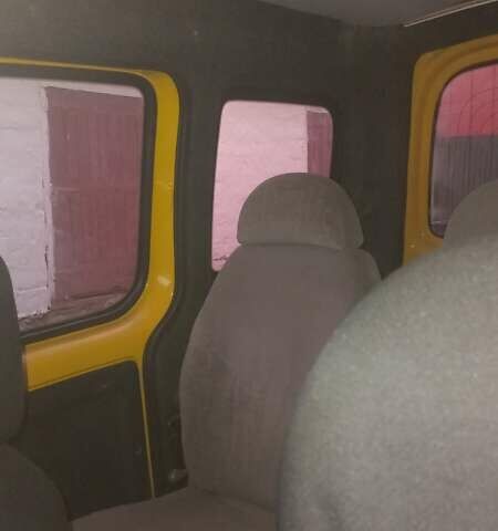 Желтый Рено Кенгу, объемом двигателя 1.9 л и пробегом 220 тыс. км за 2800 $, фото 2 на Automoto.ua