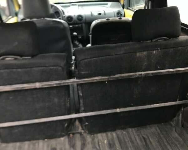 Желтый Рено Кенгу, объемом двигателя 1.87 л и пробегом 325 тыс. км за 1500 $, фото 5 на Automoto.ua