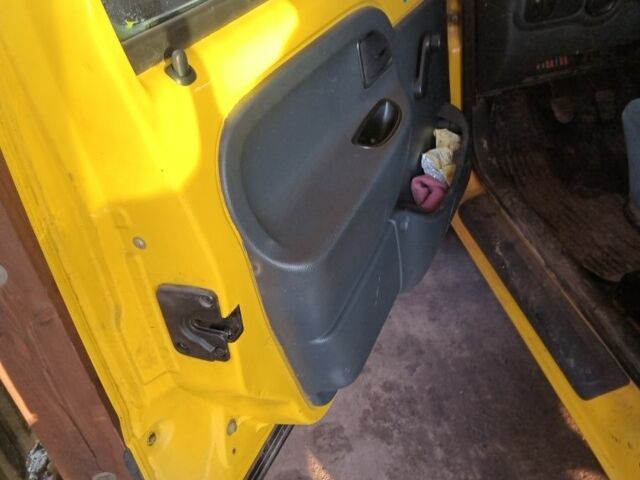 Жовтий Рено Кєнгу, об'ємом двигуна 1.9 л та пробігом 200 тис. км за 2565 $, фото 9 на Automoto.ua