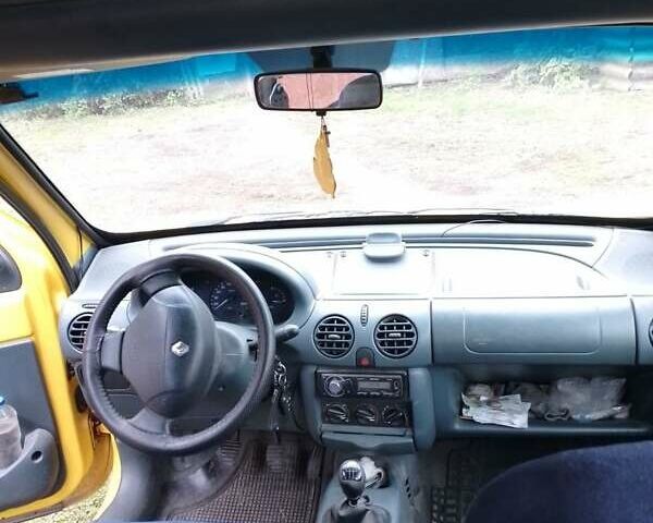 Желтый Рено Кенгу, объемом двигателя 1.9 л и пробегом 250 тыс. км за 2100 $, фото 10 на Automoto.ua