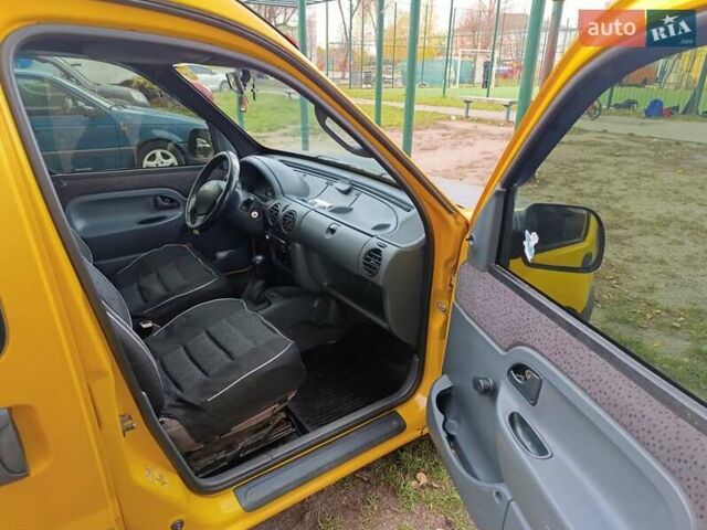 Желтый Рено Кенгу, объемом двигателя 1.9 л и пробегом 229 тыс. км за 3200 $, фото 4 на Automoto.ua