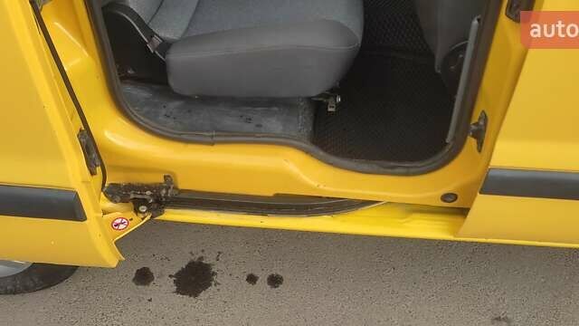 Желтый Рено Кенгу, объемом двигателя 1.9 л и пробегом 333 тыс. км за 3100 $, фото 22 на Automoto.ua