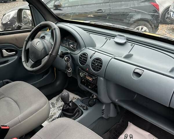 Желтый Рено Кенгу, объемом двигателя 1.9 л и пробегом 215 тыс. км за 2500 $, фото 12 на Automoto.ua
