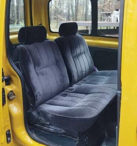 Желтый Рено Кенгу, объемом двигателя 1.9 л и пробегом 230 тыс. км за 2100 $, фото 5 на Automoto.ua