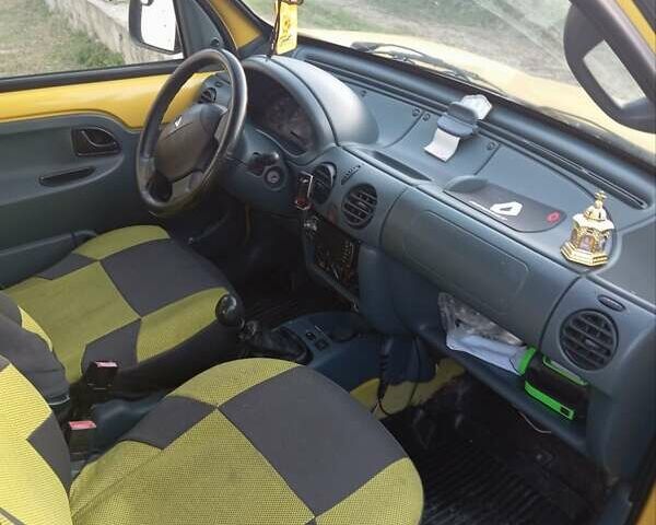 Желтый Рено Кенгу, объемом двигателя 1.9 л и пробегом 191 тыс. км за 2450 $, фото 5 на Automoto.ua