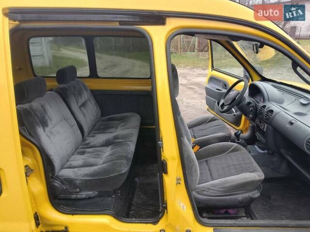 Желтый Рено Кенгу, объемом двигателя 1.9 л и пробегом 230 тыс. км за 3000 $, фото 2 на Automoto.ua