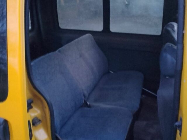 Желтый Рено Кенгу, объемом двигателя 1.9 л и пробегом 328 тыс. км за 3000 $, фото 13 на Automoto.ua