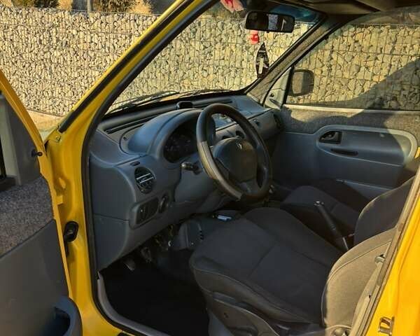 Желтый Рено Кенгу, объемом двигателя 1.87 л и пробегом 358 тыс. км за 3000 $, фото 27 на Automoto.ua