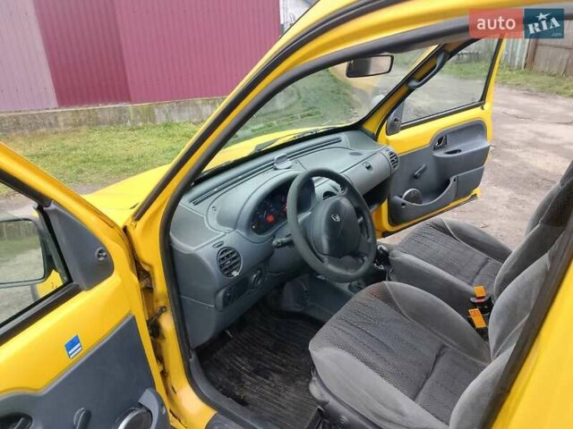 Желтый Рено Кенгу, объемом двигателя 1.9 л и пробегом 230 тыс. км за 3000 $, фото 13 на Automoto.ua