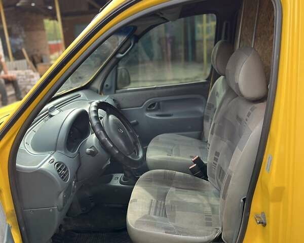 Желтый Рено Кенгу, объемом двигателя 1.87 л и пробегом 193 тыс. км за 2100 $, фото 6 на Automoto.ua