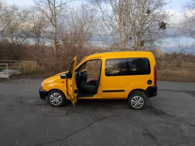 Желтый Рено Кенгу, объемом двигателя 1.9 л и пробегом 328 тыс. км за 3000 $, фото 10 на Automoto.ua