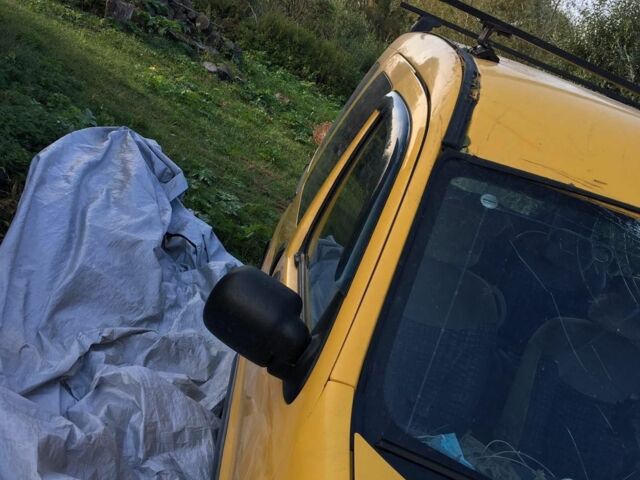 Желтый Рено Кенгу, объемом двигателя 0 л и пробегом 280 тыс. км за 750 $, фото 4 на Automoto.ua