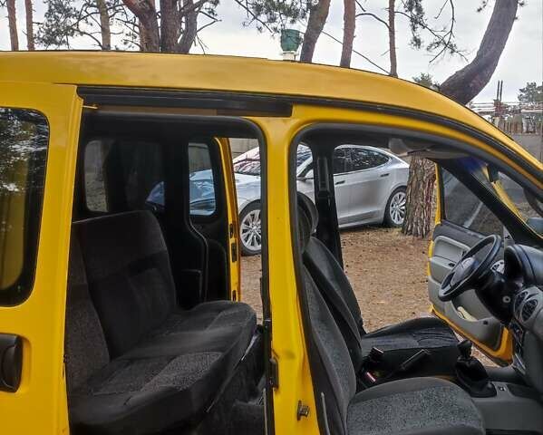 Желтый Рено Кенгу, объемом двигателя 1.9 л и пробегом 200 тыс. км за 3150 $, фото 9 на Automoto.ua