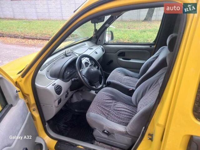 Желтый Рено Кенгу, объемом двигателя 1.9 л и пробегом 222 тыс. км за 3600 $, фото 5 на Automoto.ua