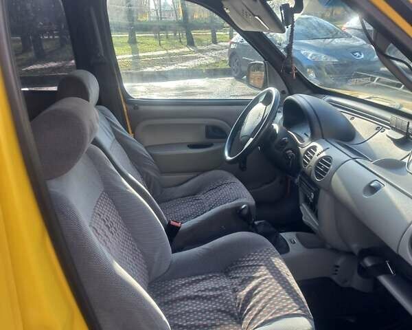 Желтый Рено Кенгу, объемом двигателя 1.9 л и пробегом 222 тыс. км за 3300 $, фото 15 на Automoto.ua
